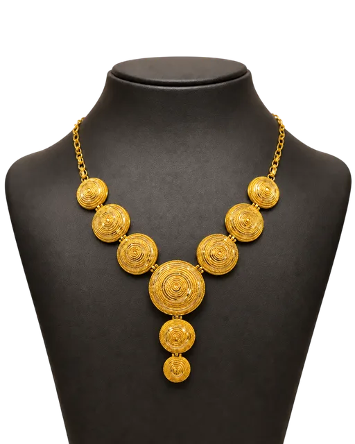 Goldene Halskette 17
